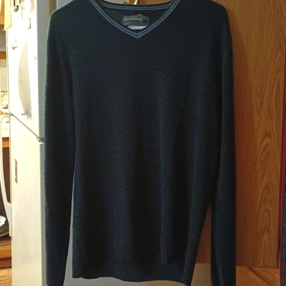 Billabong sweater